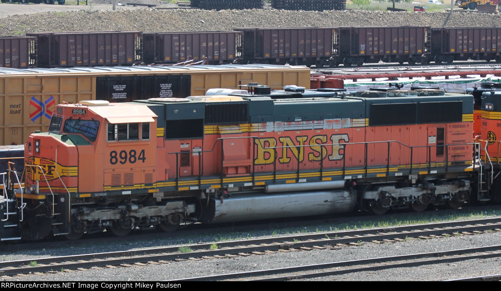 BNSF 8984